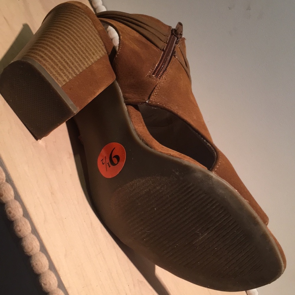 Suede block heels - Picture 8 of 10